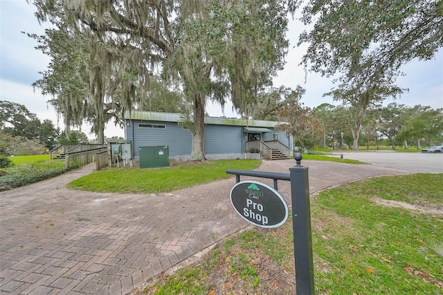 view of front of house with a front yard