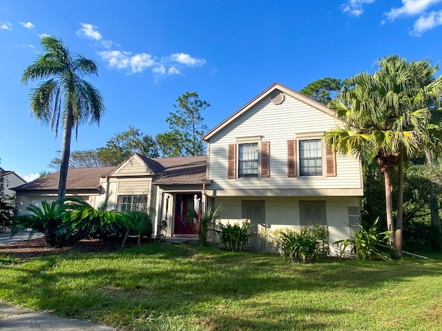 view of front of home featuring a front lawn