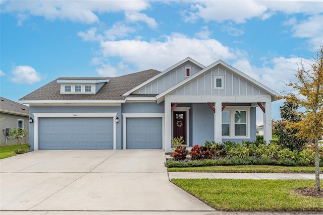 view of front facade with a garage