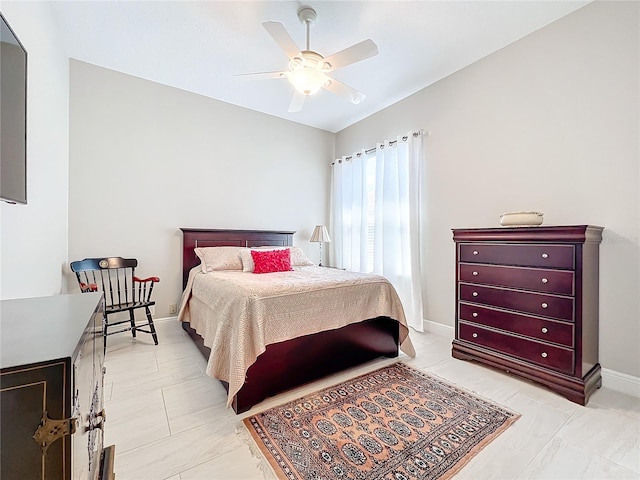 bedroom featuring ceiling fan