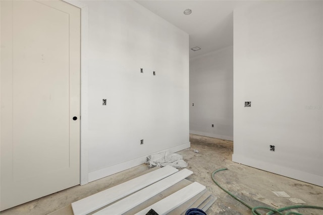 empty room featuring concrete flooring