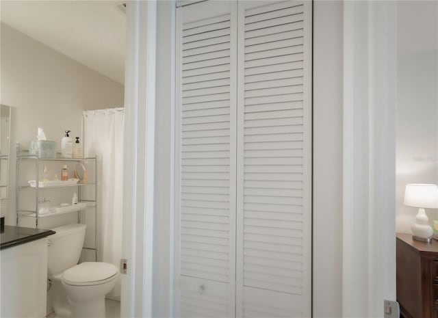 2960 59th St S Unit 509, Gulfport, FL 33707 - full bathroom featuring a closet and toilet