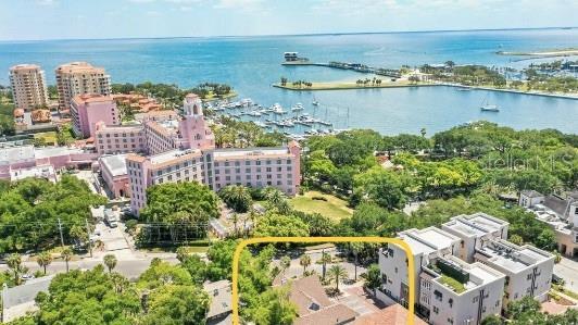 532 Beach Dr NE, Saint Petersburg, FL 33701 - photo 3
