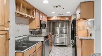 532 Beach Dr NE, Saint Petersburg, FL 33701 - photo 9