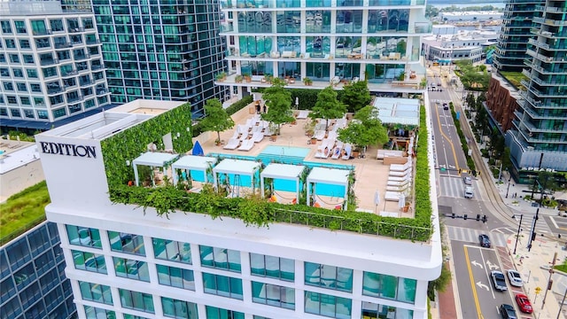 1000 Water St Unit 1402, Tampa, FL 33602 - view of urban area with a pool area
