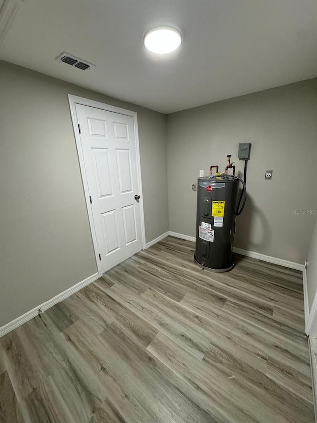 5928 13th Street Ct E, Bradenton, FL 34203 - utilities with electric water heater and visible vents
