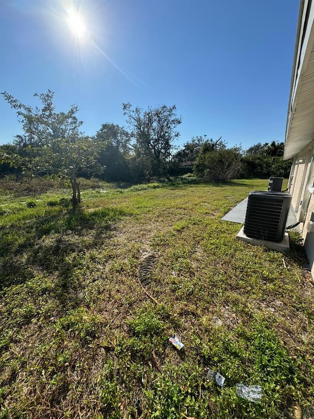 5928 13th Street Ct E, Bradenton, FL 34203 - view of yard featuring cooling unit