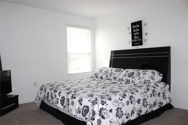 bedroom with carpet flooring