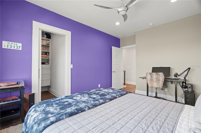 bedroom featuring ceiling fan