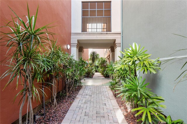 2411 W Horatio St Unit 522, Tampa, FL 33609 - photo 2