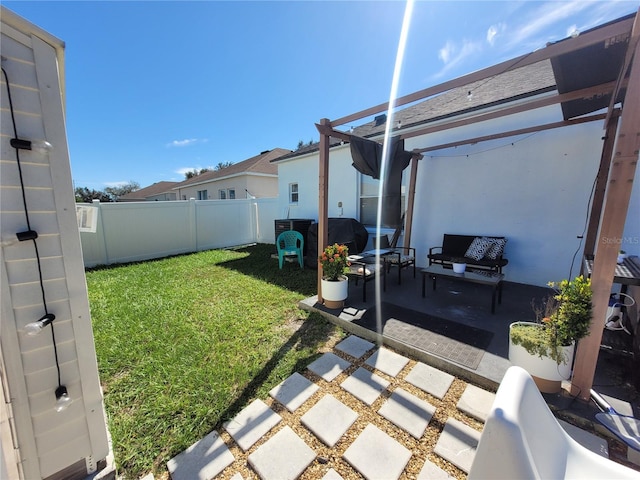 view of yard featuring a patio area