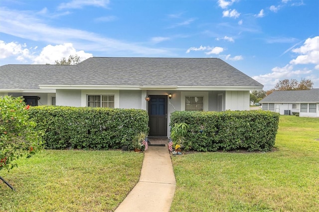 view of front of house featuring a front yard