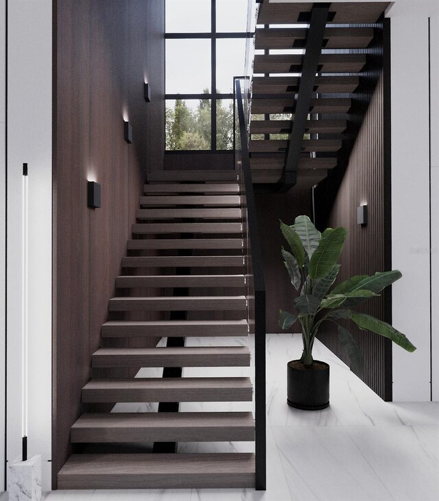 1076 Snell Isle Blvd NE, Saint Petersburg, FL 33704 - view of staircase