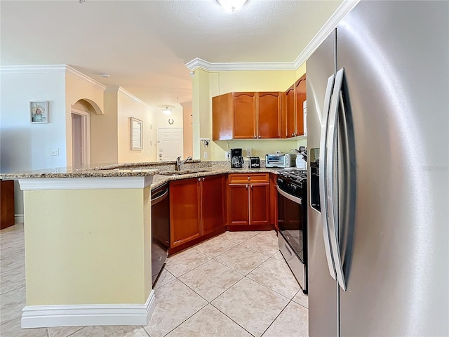 kitchen featuring stainless steel appliances, ornamental molding, sink, and kitchen peninsula