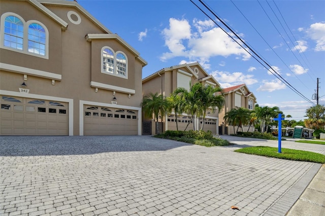 view of front facade featuring a garage