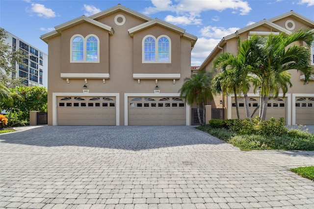 view of front facade featuring a garage