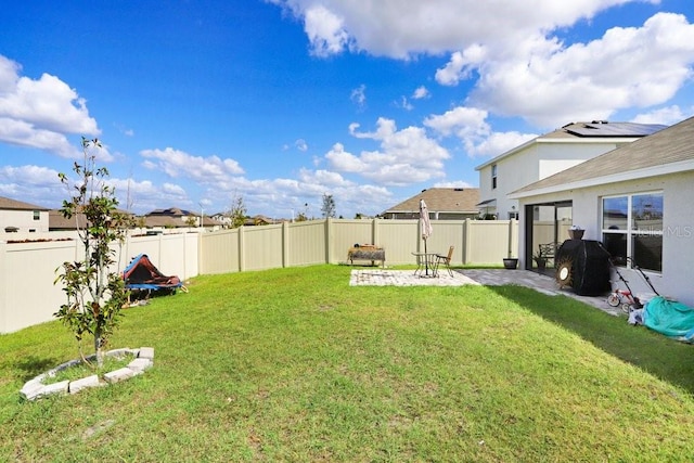 view of yard featuring a patio