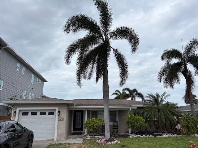 view of front facade featuring a garage