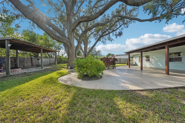 view of yard featuring a patio area