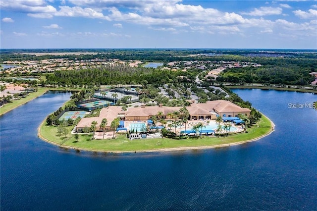 15810 Cobble Mill Dr, Wimauma, FL 33598 - drone / aerial view of a pool and a large body of water
