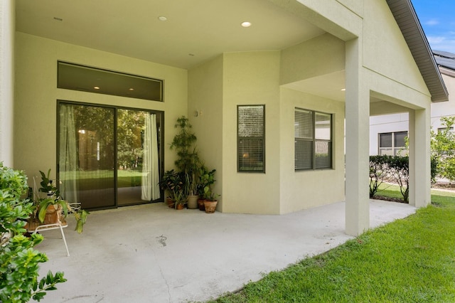3320 Majestic View Dr, Lutz, FL 33558 - view of patio / terrace