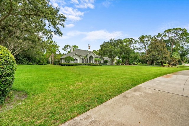 168 Rue Des Chateaux, Tarpon Springs, FL 34688 - view of grassy yard