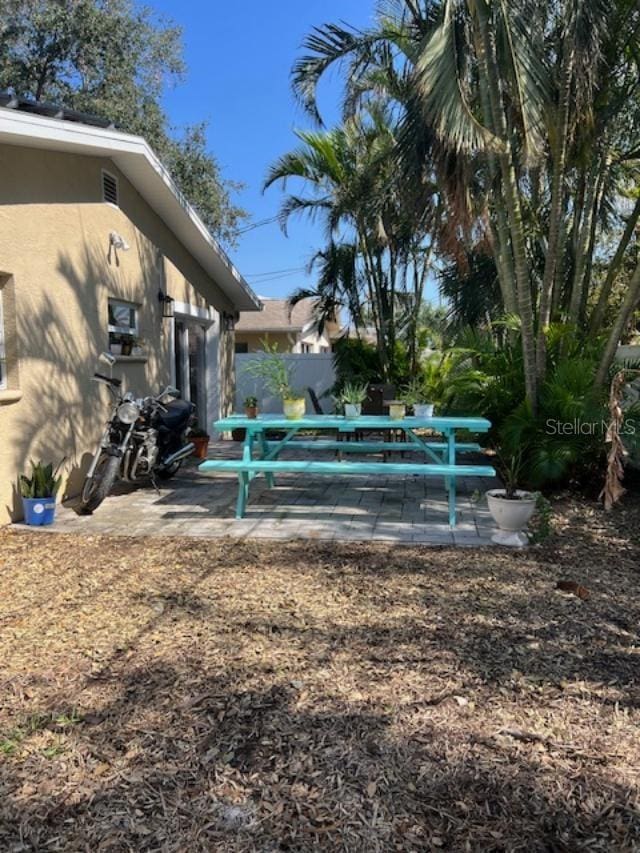 view of yard with a patio area