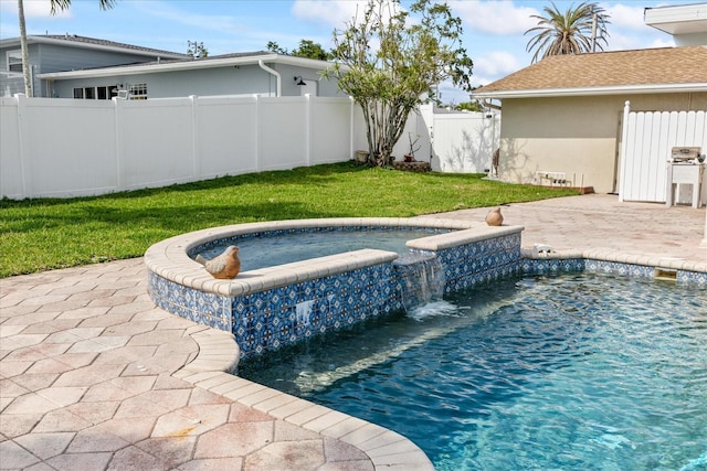 7886 9th Ave S, Saint Petersburg, FL 33707 - view of pool featuring a pool with connected hot tub and a patio area