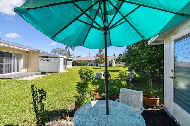 view of yard with a patio