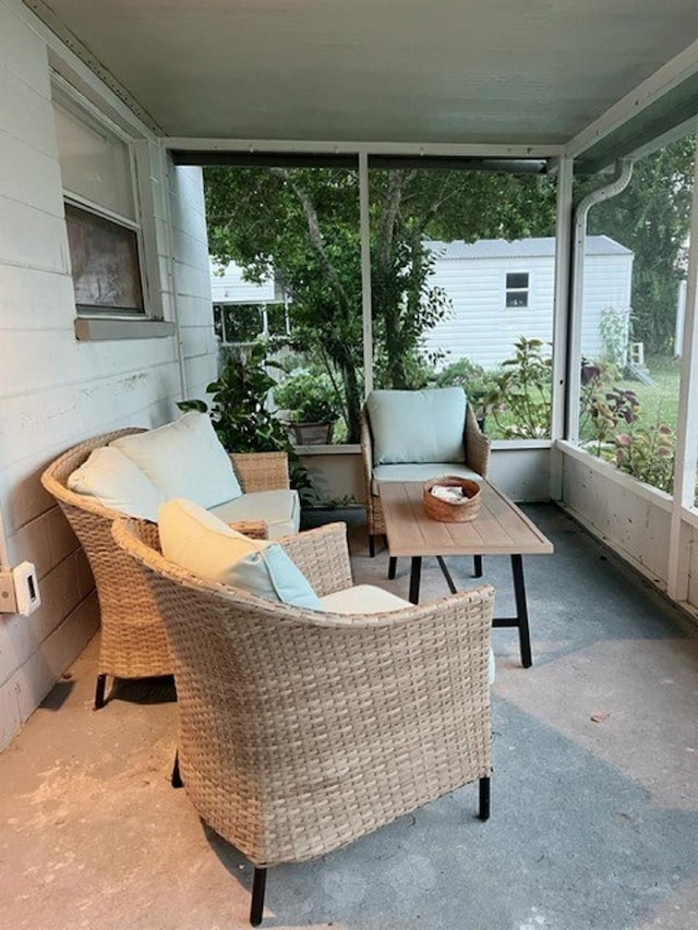 view of sunroom / solarium