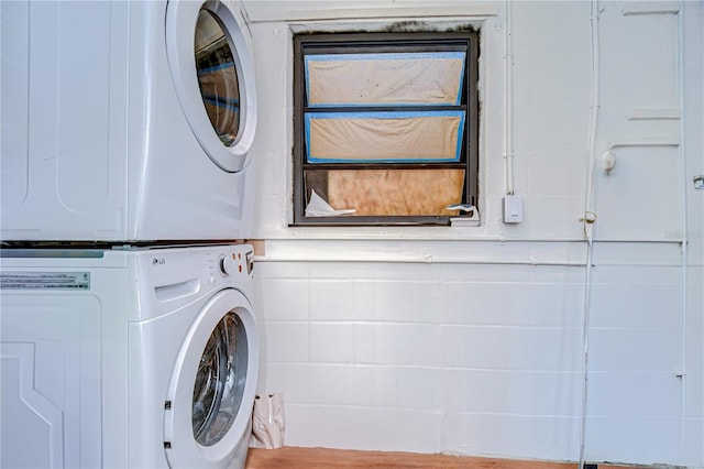 1802 E Hamilton Ave, Tampa, FL 33610 - washroom featuring stacked washer / drying machine
