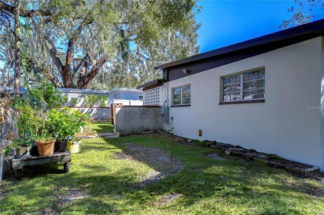 1802 E Hamilton Ave, Tampa, FL 33610 - view of yard