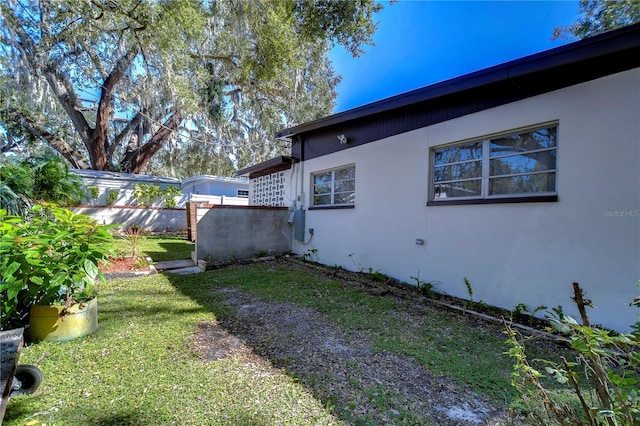 1802 E Hamilton Ave, Tampa, FL 33610 - view of yard
