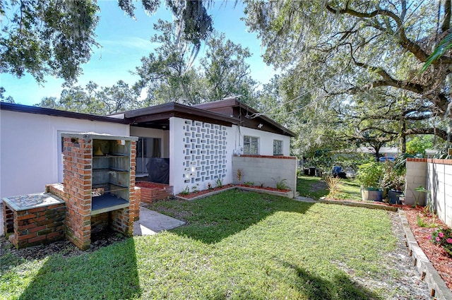 1802 E Hamilton Ave, Tampa, FL 33610 - view of green lawn