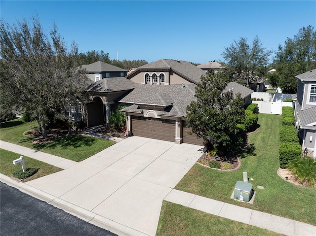 view of front of home featuring a front yard