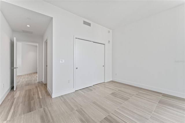 2912 W Santiago St Unit 1901, Tampa, FL 33629 - unfurnished bedroom with baseboards and a closet