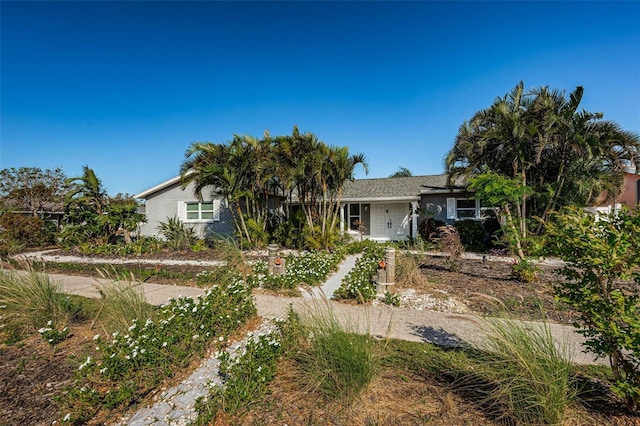 view of front of property