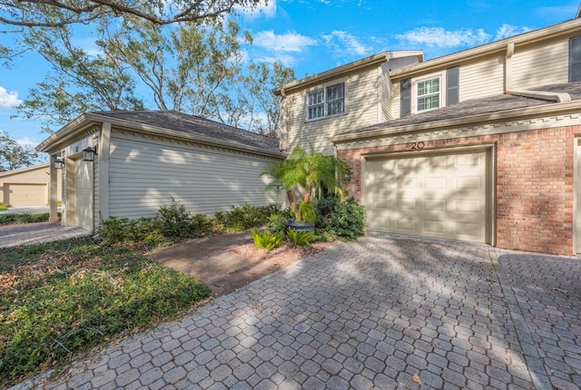 view of front facade with a garage