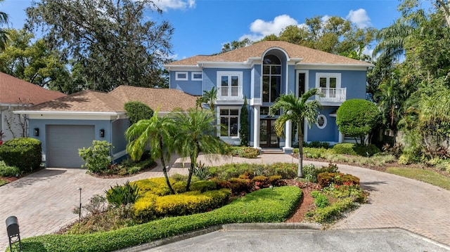 view of front of house featuring a garage