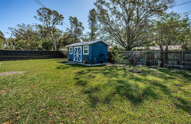 view of yard with a storage shed