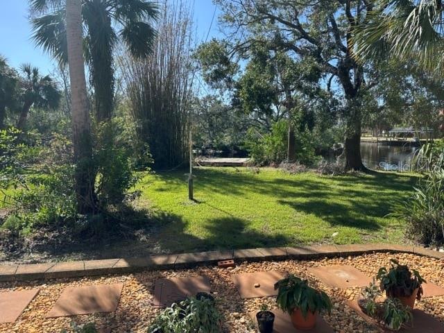 view of yard featuring a water view