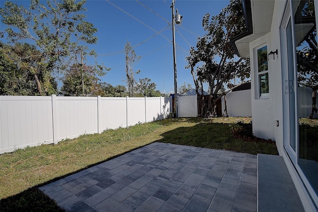 view of yard featuring a patio