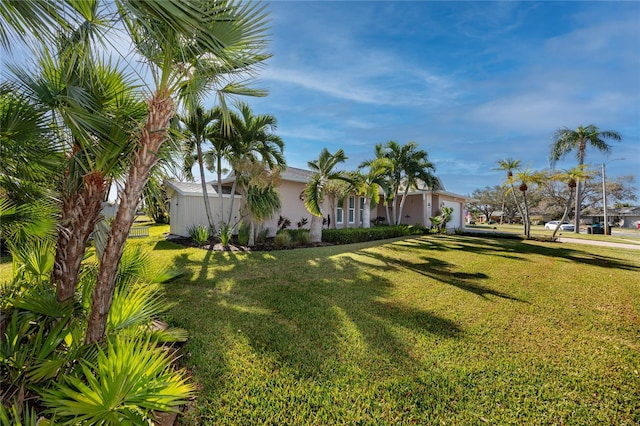 view of front of house with a front lawn