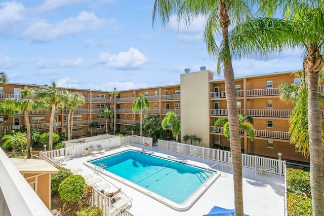 view of swimming pool