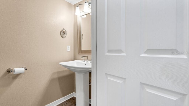 bathroom featuring sink