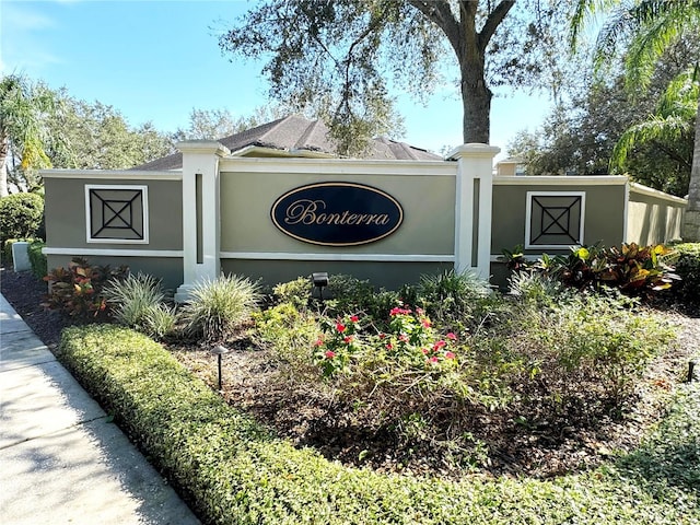 view of community / neighborhood sign