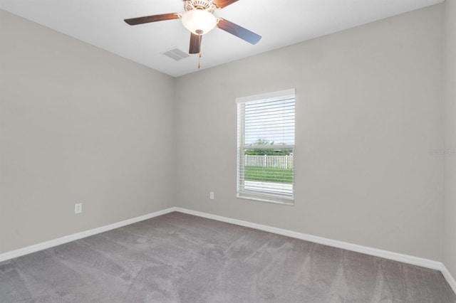 unfurnished room with light carpet and ceiling fan