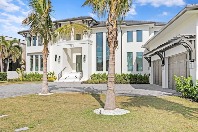 view of front facade with a front lawn