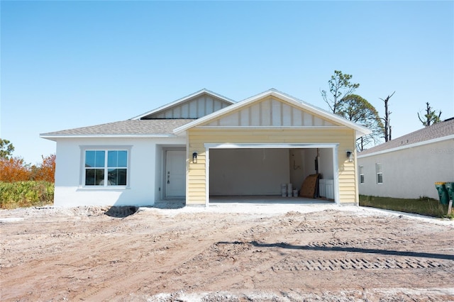 view of front facade featuring a garage