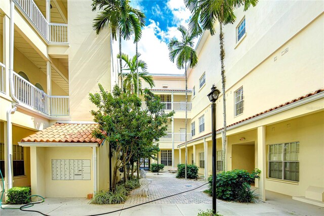 701 Mirror Lake Dr N Unit 309, Saint Petersburg, FL 33701 - view of building exterior